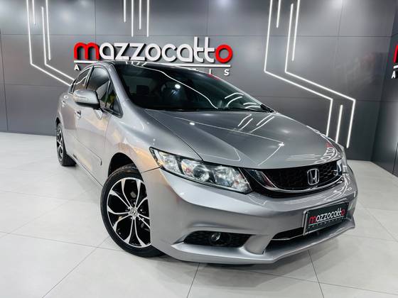 HONDA CIVIC 1.8 LXS 16V FLEX 4P MANUAL HONDA CIVIC 1.8 LXS 16V FLEX 4P MANUAL